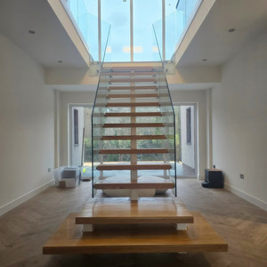 <span class=keywords><strong>Escalier</strong></span> extérieur en <span class=keywords><strong>bois</strong></span> massif de haute qualité, écologique et durable, avec garde-corps en verre pour villa et appartement - Design flottant moderne - Product Image 1