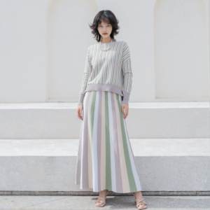 定制设计师针织品女式两件套针织毛衣套装 OEM 条纹针织上衣和裙子休闲套装女式服装 - Product Image 2