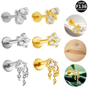 Boucles d'oreilles clous en titane motif fleur F136, bijoux de piercing en alliage de titane pour le philtrum et le nez - Product Image 1