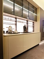 Meuble à vin moderne de luxe en panneaux de bois avec étagère vitrée pour salon, hôtel, villa, bar à domicile