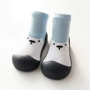 कस्टम बच्चे प्यारा कार्टून पशु भालू Prewalker बच्चा सूती मोजे के साथ रबर एकमात्र बच्चों विरोधी पर्ची जूता मोजे