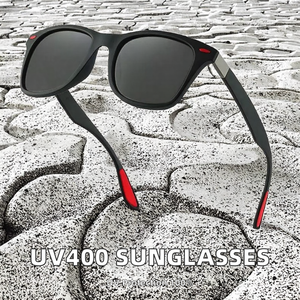 Lunettes de <span class=keywords><strong>soleil</strong></span> carrées unisexes classiques, verres polarisants UV400, protection optimale des yeux pour hommes et femmes, monture noire, verres polarisés - Product Image 3