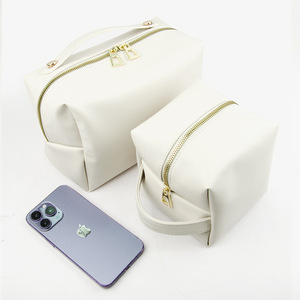 <span class=keywords><strong>Trousse</strong></span> <span class=keywords><strong>de</strong></span> <span class=keywords><strong>Toilette</strong></span> <span class=keywords><strong>de</strong></span> Voyage pour Maquillage, Grande Capacité, Imperméable en Cuir PU, Multifonctionnelle, pour Femmes et Filles - Product Image 1