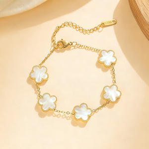 Оптовая продажа с фабрики: набор регулируемых браслетов-бэнглов с позолотой 18 карат и дизайном четырехлистного клевера для женских аксессуаров, люксовый дизайн - Product Image 2