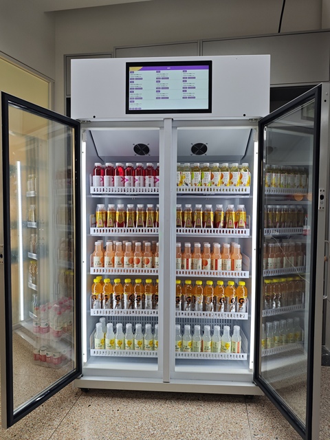 Smart 24/7 Unattended Retail AI Vending Machine 300-600 Capacity QR Code Credit Card Payment SDK Coin Change Return Remote