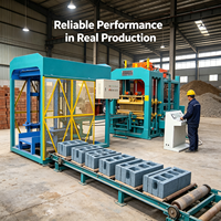 Machine automatique hydraulique durable QT10-15 pour la fabrication de blocs creux en béton avec PLC et moteur pour des projets de construction durables