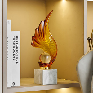 Scultura Creativa a Forma di <span class=keywords><strong>Ala</strong></span> in Resina, Ornamento <span class=keywords><strong>con</strong></span> Sfera di Cristallo, Decorazione da Scrivania, Personalizzabile, Regalo per Casa e Ufficio, Direttamente dalla Fabbrica - Product Image 1