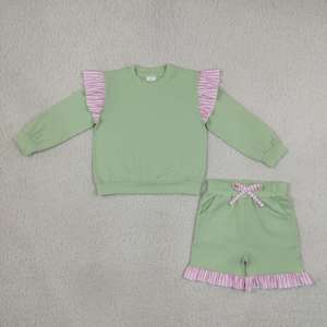 เสื้อสเวตเชิ้ตสีพื้นแบบสบายๆ สำหรับเด็กผู้หญิง พร้อมกางเกงขาสั้นระบายขอบ ชุดเซ็ต 2 ชิ้น ขายส่ง ชุดเสื้อผ้าเด็กผู้หญิงสำหรับพี่น้อง - Product Image 5