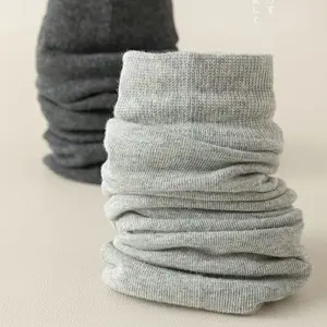 2023 Chaussettes Fabricant Hommes 100% Chaussettes en coton Chaussettes classiques unies en coton pour hommes