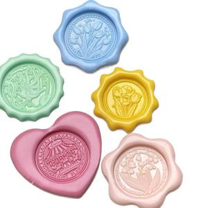 Moule à sceau de cire en forme de cœur et de fleur avec cadre doré pour la décoration - Product Image 3