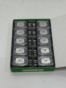 10x Relais universel RUMC31ED <span class=keywords><strong>ZELIO</strong></span> 3CO 10A CYLIND+LTB-LED 48VDC pour contrôleur de programmation PLC - Product Image 1
