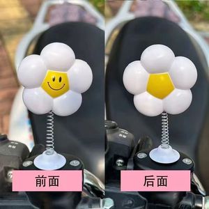 Decoración de girasol para casco, ABS, fácil de instalar, para scooters eléctricos, colgante de moda, opciones multicolor - Product Image 4