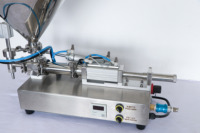 Machine de remplissage pneumatique en céramique à valve rotative avec pompe à bouchon de gel huile de cuisson sauce assaisonnement