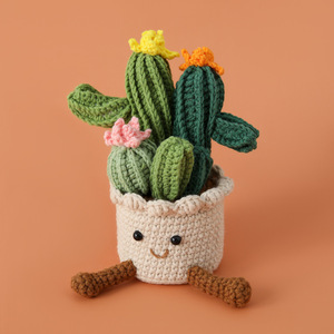 Cactus mignon au crochet, peluche amigurumi végétale faite à la main, cadeaux d'anniversaire uniques et amusants pour hommes et femmes, pour la décoration de bureau - Product Image 4
