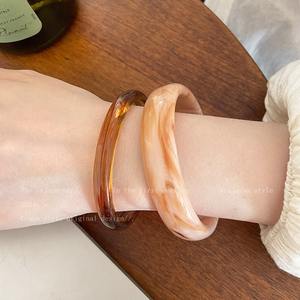 Pulsera Clásica de Acetato Acrílico para Mujer, Diseño Geométrico Vintage de Verano, Accesorios para Estudiantes y Mejores Amigas, Venta al Por Mayor en China - Product Image 2