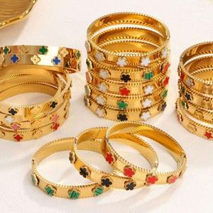 Brazaletes de Oro Macizo Resistentes al Agua con Bisagras, Joyería de Acero Inoxidable Antideslustre, Brazaletes con Diseño de Flor para Mujer - Product Image 3