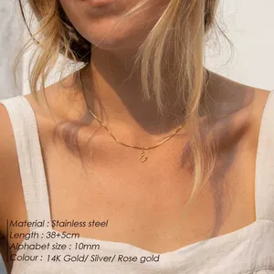 Collana eManco Minimalista con Ciondolo a Lettera Portafortuna in Acciaio Inossidabile Color Oro, Accessorio Essenziale Casual da Donna per Appuntamenti - Product Image 2