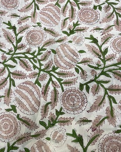 Tissu en coton doux à motif floral imprimé à la main, style africain, confection de vêtements d'été faits à la main, design traditionnel indien - Product Image 3
