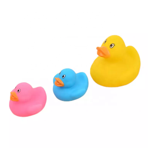 Jouets de bain de bébé de plage durables de haute qualité canards flottants éclaboussures jouets canard - Product Image 1