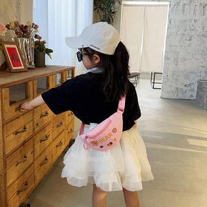 Tas pinggang anak uniseks terbaru, tas selempang beruang kartun imut poliester dengan penutup ritsleting untuk petualangan luar ruangan - Product Image 2