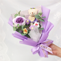 Buket Bunga Rajut dengan Boneka Beruang Kecil Buatan Tangan Bunga Artifisial untuk Dekorasi Hadiah Pesta Ulang Tahun