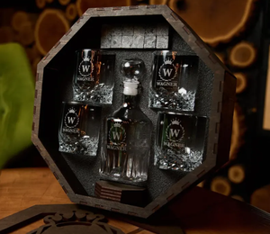 Juego de decantador de whisky personalizado, regalo de whisky Bourbon grabado personalizado, excelentes regalos para padres y esposos - Product Image 1