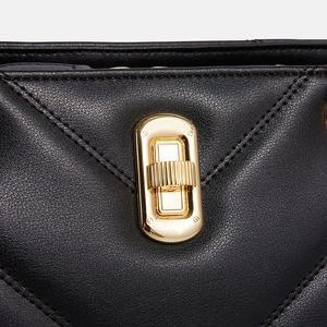 2025新款时尚绗缝女包<span class=keywords><strong>v</strong></span>形拼接Pu皮革女包定制来样定做ODM女包 - Product Image 4