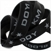 Bracelet personnalisé pas cher avec logo, bracelet en silicone souple en caoutchouc, bracelet avec breloque personnalisable