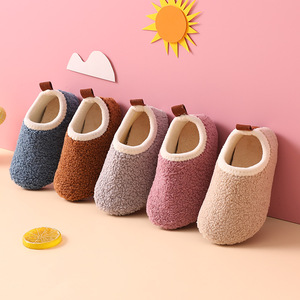 Chaussures d'hiver rembourrées pour bébés, antidérapantes, pour les premiers pas, en peluche, type chaussettes - Product Image 4