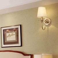 Appliques murales LED dorées de luxe modernes avec abat-jour en tissu pour décoration intérieure pour salon, chambre ou hôtel