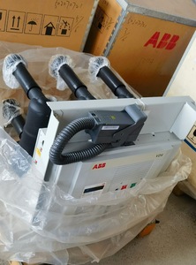 เบรกเกอร์สุญญากาศ VD4/P ประเภท E2.M2 อุปกรณ์เสริม Vcb Vd4 3P 1VCF337121R1141 ผลิตในประเทศจีน ฉลากภาษาอังกฤษแบบกำหนดเอง - Product Image 3