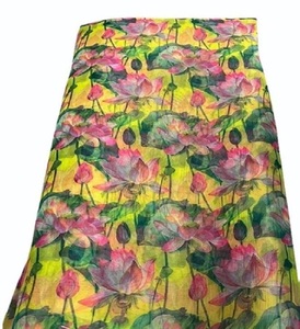 Tissu en organza de soie pure 100 GSM, imprimé à la main, pour la confection de vêtements et de robes - Product Image 1