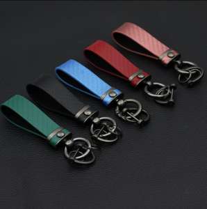 말굽 버클이있는 맞춤형 탄소 섬유 곡물 가죽 키 체인 AMG SLINE BMW 카라비너 프로모션 키 체인 - Product Image 1