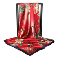 Vente en gros 2025 Foulard en soie polyester imprimé chaîne rouge de créateur de luxe 90x90cm Foulards imitation soie imprimés feuilles carrées pour femmes