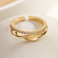 Bague ouverte simple à la mode en laiton étanche plaqué or 18 carats Double C Zircon Bague Couple Bague