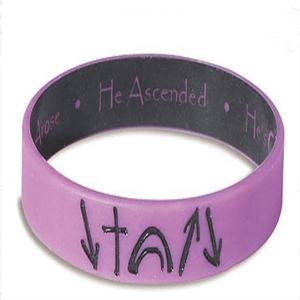 Bracelet en silicone avec peinture en spray personnalisée : <span class=keywords><strong>Il</strong></span> est venu, <span class=keywords><strong>il</strong></span> est mort, <span class=keywords><strong>il</strong></span> est ressuscité, <span class=keywords><strong>il</strong></span> a ascendé, <span class=keywords><strong>il</strong></span> reviendra - Product Image 6