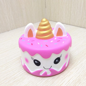 ของเล่นบีบยูนิคอร์นรูปเค้ก  PU Stress Ball Happyfoam ได้รับการรับรองมาตรฐาน EN71 ของขวัญขายส่งสำหรับเด็กผู้ชาย - Product Image 5