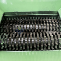 Grande machine de broyage de déchets, déchiqueteuse de cartes mères d'ordinateur, broyeur de disques durs et de circuits imprimés à double arbre