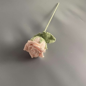 Rosa Tejida a Mano, Flor Artificial Eterna, Rosa de Crochet para Regalo de Festival - Product Image 5