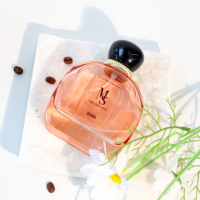 Flacons de parfum ovales en verre de luxe à fond épais de 80 ml avec bouchon de forme irrégulière