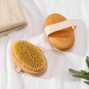 Vente en gros de brosse de bain en sisal végétalien avec logo personnalisé forme ovale pour peau sèche manche en bois sac de luffa <span class=keywords><strong>nettoyant</strong></span> pour le corps pour la douche - Product Image 3