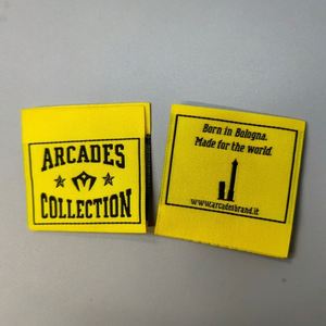 Étiquettes tissées personnalisées avec logo de marque pour vêtements, étiquettes principales pour le col des t-shirts - Product Image 2