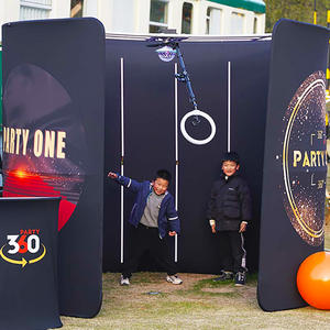 Cabina de Fotos 360° Funsbooth, Cabina de Fotos Aérea con Pared Trasera en Espiral de 4.5 Pies con Iluminación, Figuras para 2-4 Personas, 360% Completo - Product Image 5