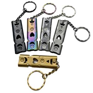 Silbato de Supervivencia de Doble Frecuencia de Acero Inoxidable, Llavero Multicolor, Herramienta de Señalización de Emergencia para Exteriores, Alerta Duradera de Alto Volumen - Product Image 1