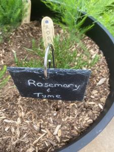 Étiquettes de plantes en <span class=keywords><strong>ardoise</strong></span> naturelle réutilisables et résistantes aux intempéries personnalisables étiquettes suspendues tige en métal pots de lit de fleurs de jardin jardinières herbe usagée - Product Image 4