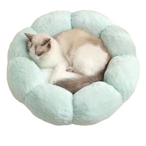 Cama de Lujo para Perros de Diseño, Acogedora Cama de Piel Sintética para Gatos con Forma de Cueva y Elemento Calefactor de Flores, Camas para Mascotas al por Mayor para Todas las Estaciones - Product Image 2