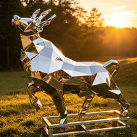 Grande sculpture géométrique de taureau en acier inoxydable poli, statue moderne de taureau de Wall Street en métal pour la décoration extérieure des places publiques
