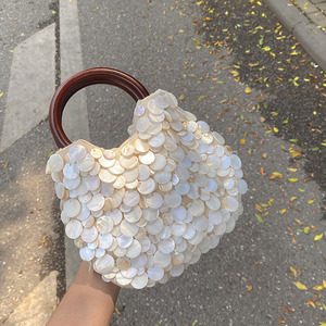 Luxo Puramente Handmade Shell Handbag Ins Tecido Saco Shell Bordado Tote Bucket <span class=keywords><strong>Bag</strong></span> <span class=keywords><strong>Round</strong></span> Wooden Handle Evening Clutch <span class=keywords><strong>Bag</strong></span> - Product Image 4