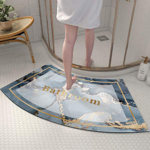 Alfombra de Baño Curva en Forma de U, de Fibra de Poliéster, Antideslizante, de Secado Rápido, con Diseño Impreso - Product Image 4