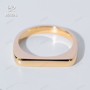 Anillo de bodas de plata de ley 925 de Venta caliente, anillo de banda chapado en oro de 18 quilates personalizado de oro amarillo de alta calidad, joyería fina para hombres - Product Image 1